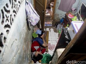 Nenek Hasna Kini Sudah Pindah, Tak Lagi Tinggal di Rumah 2x3 Meter Nenek Hasna Kini Sudah Pindah, Tak Lagi Tinggal di Rumah 2x3 Meter