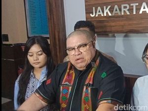 Geraman Razman Nasution soal Nikita Mirzani Taruhan Rp 5 M Bisa Penjarakan Vadel Geraman Razman Nasution soal Nikita Mirzani Taruhan Rp 5 M Bisa Penjarakan Vadel