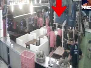 Beredar Video CCTV saat Masinton Diduga Tarik Baju Waket DPRD Tapteng Beredar Video CCTV saat Masinton Diduga Tarik Baju Waket DPRD Tapteng