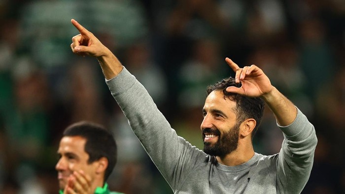 Soccer Football - Champions League - Sporting CP v Manchester City - Estadio Jose Alvalade, Lisbon, Portugal - November 5, 2024 Sporting CP coach Ruben Amorim celebrates after the match Action Images via Reuters/Andrew Boyers