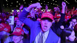Sorak Sorai Pendukung Rayakan Kemenangan Trump