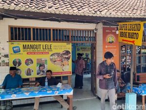 Cerita Mbah Marto Mulai Jualan Mangut Lele Legendarisnya dengan Digendong Cerita Mbah Marto Mulai Jualan Mangut Lele Legendarisnya dengan Digendong