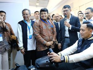 AHY Uji Coba Digital Drive Simulator Waskita Karya di Konstruksi Indonesia