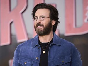 Chris Evans Sedih Gak Ikut Reuni di Doomsday Chris Evans Sedih Gak Ikut Reuni di Doomsday