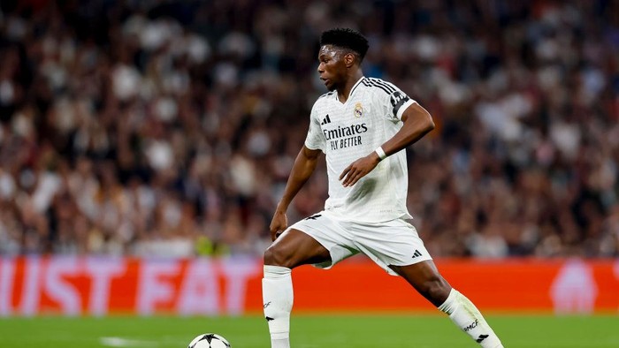 Madrid, Spain - November 5: Aurélien Tchouameni of Real Madrid controls the ball during the UEFA Champions League 2024/25 League Phase MD4 match between Real Madrid C.F. and AC Milan at Estadio Santiago Bernabéu on November 5, 2024 in Madrid, Spain. (Photo by Manu Reino/DeFodi Images via Getty Images)