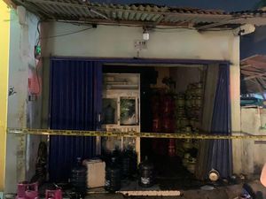 Kebakaran Kios di Cilodong Depok, 4 Orang Luka Bakar Kebakaran Kios di Cilodong Depok, 4 Orang Luka Bakar