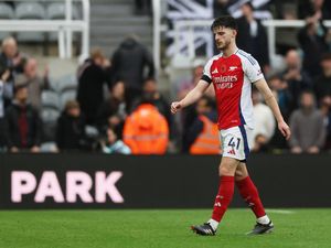 Musim Masih Panjang, Declan Rice Tak Khawatirkan Jarak dengan Liverpool Musim Masih Panjang, Declan Rice Tak Khawatirkan Jarak dengan Liverpool