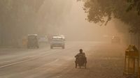 India Dikepung Polusi dan Kabut Asap Berbahaya