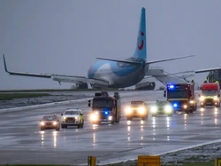 Kala Laher Roda Pesawat Rusak, Keluar Landasan, Bawa Ratusan Penumpang