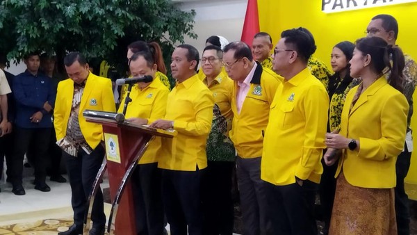 Ketum Partai Golkar Bahlil Lahadalia di DPP Partai Golkar Kamis (7/11/2024)