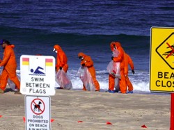 Pantai Sydney Tutup, Ada Ratusan Bola Hitam Isi Kotoran Manusia