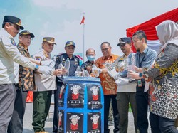 Sekda Gresik Pimpin Pemusnahan Barang Kena Cukai Ilegal Senilai Rp 8,3 M