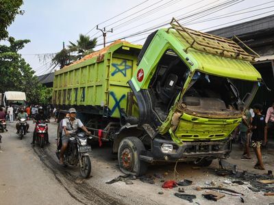 Penampakan Truk Tanah yang Dirusak Warga Tangerang Usai Tabrak Bocah