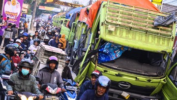 Truk Tanah Teluknaga Dibungkam, Kericuhan Mereda