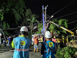 PLN Imbau Masyarakat Waspada Kelistrikan di Musim Hujan-Cuaca Ekstrem