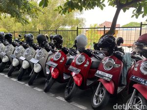 Terungkap Alasan Dewo Jukir FK Unnes Bikin Motor Tertata Rapi Bak di Dealer Terungkap Alasan Dewo Jukir FK Unnes Bikin Motor Tertata Rapi Bak di Dealer