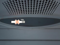 Dilarang Merokok di Kabin Pesawat, Ini 5 Alasannya