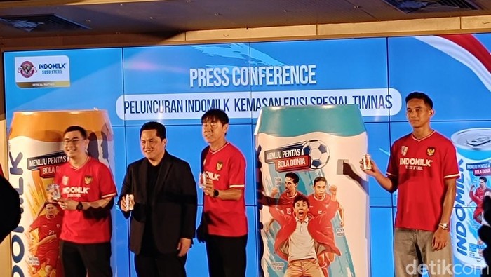 Timnas Indonesia menjalin kerjasama dengan priduk susu kemasan.