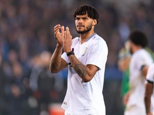 Mings Dihukum Penalti Konyol, Musim Lalu Gabriel Aman-aman Saja Mings Dihukum Penalti Konyol, Musim Lalu Gabriel Aman-aman Saja