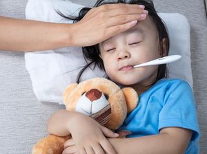 Mandikan Anak Saat Demam Ternyata Ada Manfaatnya, Tapi Catat Saran Dokter Mandikan Anak Saat Demam Ternyata Ada Manfaatnya, Tapi Catat Saran Dokter