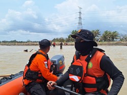 Main Usai Kerja Bakti Sekolah, Murid SD Cilacap Tenggelam di Pantai Bedahan