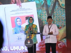 2 Jurus Airin-Ade Tangani Kemiskinan Ekstrem di Banten