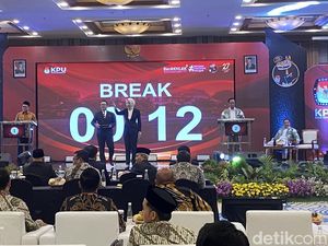 Riuhnya Debat Kedua Pilwalkot Semarang, Moderator Berkali-kali Tegur Penonton Riuhnya Debat Kedua Pilwalkot Semarang, Moderator Berkali-kali Tegur Penonton