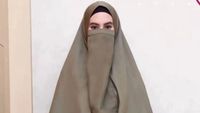 5 Potret Selebriti Putuskan Hijrah Pakai Cadar dan Tinggalkan Dunia Hiburan