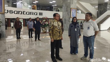 Melodi Kebangsaan Menggema di Gedung DPR: Lagu Indonesia Raya Wajib Diputar!