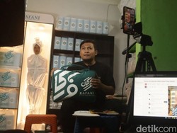 Cerita Awal Mula Yoka Jualan Kain Kafan Lewat Live di TikTok