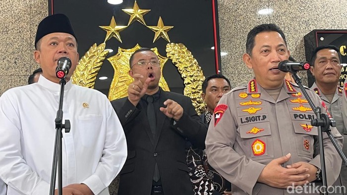 Kapolri Jenderal Listyo Sigit Prabowo menerima kunjungan Menteri ATR/BPN Nusron Wahid. (Rumondang Naibaho/detikcom)