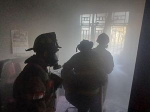 Ruangan Fasilitasi DPRD Maros Terbakar, Kerugian Ditaksir Rp 20 Juta Ruangan Fasilitasi DPRD Maros Terbakar, Kerugian Ditaksir Rp 20 Juta
