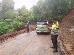 Jalan Penghubung 2 Desa di Muara Enim yang Tertutup Longsor Sudah Bisa Dilalui