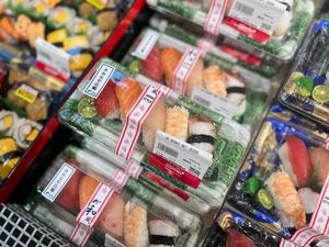 Di Oishiwa Transmart Kota Kasablanka Ada Sushi, Ramen hingga Mochi Di Oishiwa Transmart Kota Kasablanka Ada Sushi, Ramen hingga Mochi