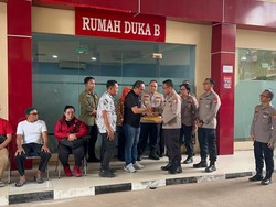 Pabrik di Bekasi Berduka 9 Karyawan Tewas Kebakaran, Beri Santunan ke Korban