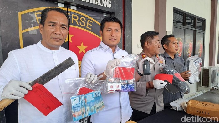 perampokan minimarket jombang dan kediri perampokan minimarket jombang dan kediri