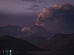 Gunung Lewotobi Meletus 2 Kali Hari Ini, Tinggi Abu Vulkanik Capai 10 Km