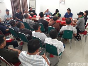 Pengepul Susu Sapi di Boyolali Kewalahan Tampung Hasil Panen Peternak Pengepul Susu Sapi di Boyolali Kewalahan Tampung Hasil Panen Peternak