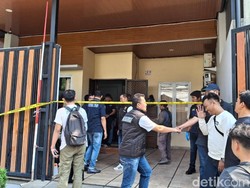 Terbongkar Markas Judi Online Jaringan Kamboja di Jakbar