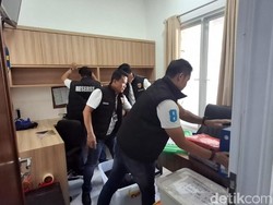 Polisi Amankan 8 Orang dari Markas Judi Online di Cengkareng Jakbar