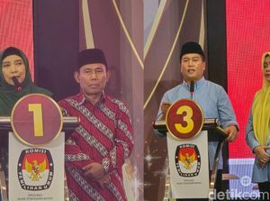 Saling Sindir Rohmi-Firin dan Iqbal-Dinda soal Kerusakan Hutan di NTB Saling Sindir Rohmi-Firin dan Iqbal-Dinda soal Kerusakan Hutan di NTB