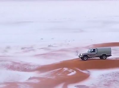 Aneh Tapi Nyata, Hujan Salju di Gurun Arab Saudi