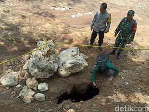 Lubang di Sungai Kaliasat Blitar Akan Ditutup, Warga Dilarang Mendekat Lubang di Sungai Kaliasat Blitar Akan Ditutup, Warga Dilarang Mendekat