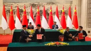 Disaksikan Prabowo dan Xi Jinping, Bahlil Teken Kerja Sama Mineral