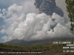 Aktivitas Vulkanik Meningkat, Zona Bahaya Erupsi Lewotobi Laki-Laki Diperluas