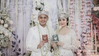 Pesona Febby Rastanty Dinikahi Drajat Djumantara, Anggun Jadi Pengantin Sunda