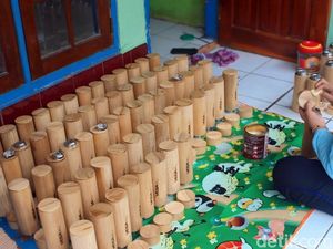 Kisah Suhendi Banting Setir dari Konten Kreator ke Usaha Kerajinan