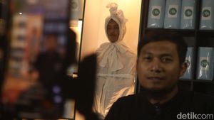 Aksi Yoka yang Viral gegara Jual Kain Kafan di TikTok