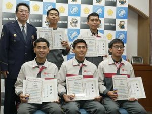 Keren 5 WNI di Jepang Dapat Penghargaan usai Selamatkan Nenek yang Hanyut Keren 5 WNI di Jepang Dapat Penghargaan usai Selamatkan Nenek yang Hanyut
