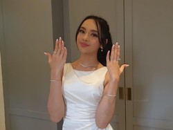 Lyodra Berubah Jadi Model, Ikut Fashion Show di Jalanan Shibuya